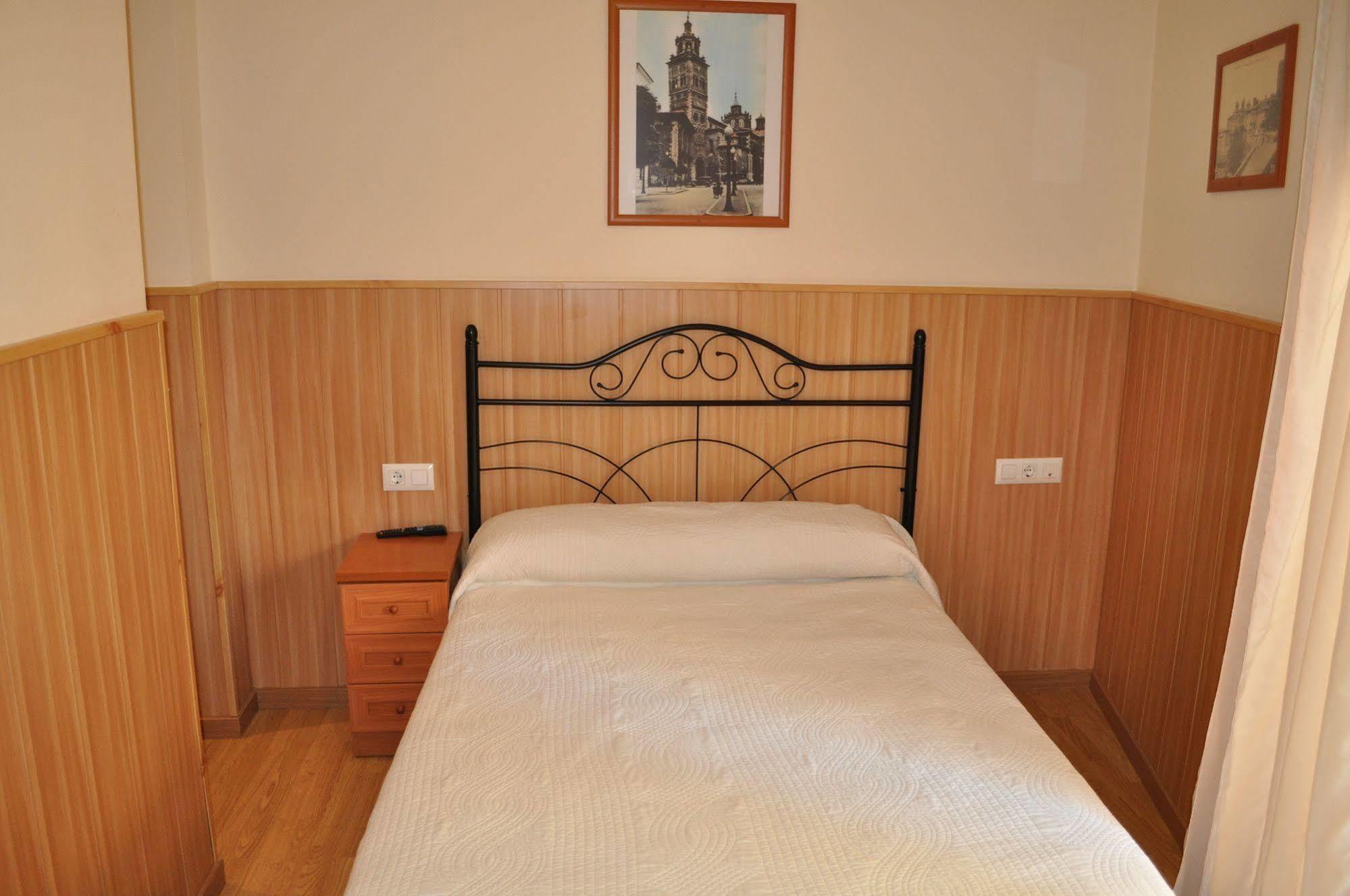 Hostal Alcazaba Теруел Екстериор снимка